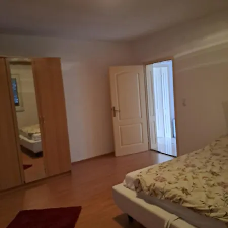 Edo Skala Apartment