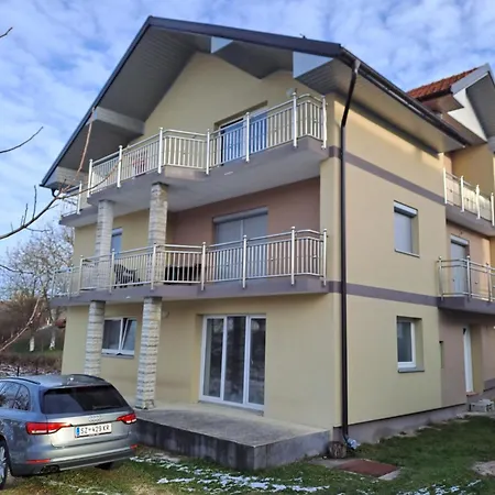 Edo Skala Apartment